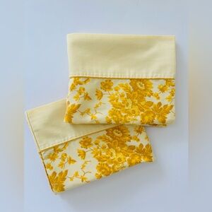 VINTAGE 70s Floral Pillow Cases
